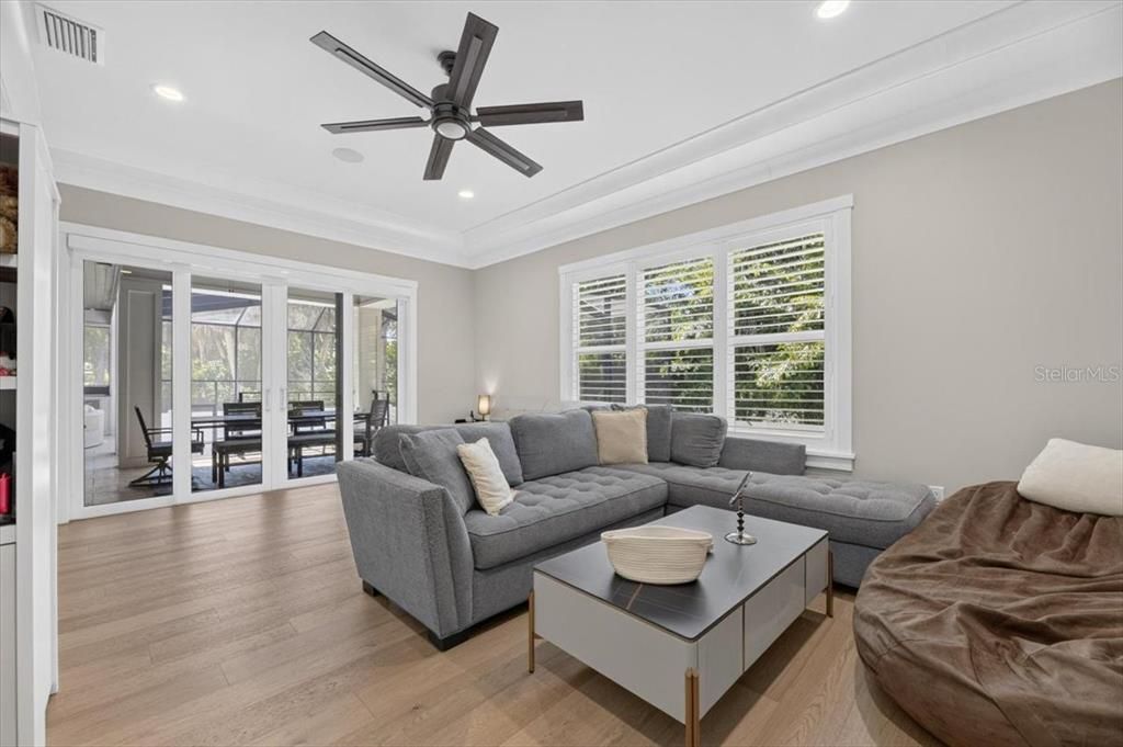En Venta: $3,499,000 (5 camas, 4 baños, 5077 Pies cuadrados)