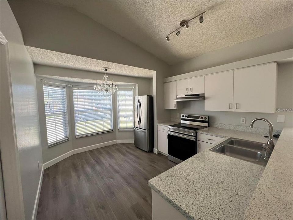 For Rent: $1,950 (3 beds, 2 baths, 1054 Square Feet)