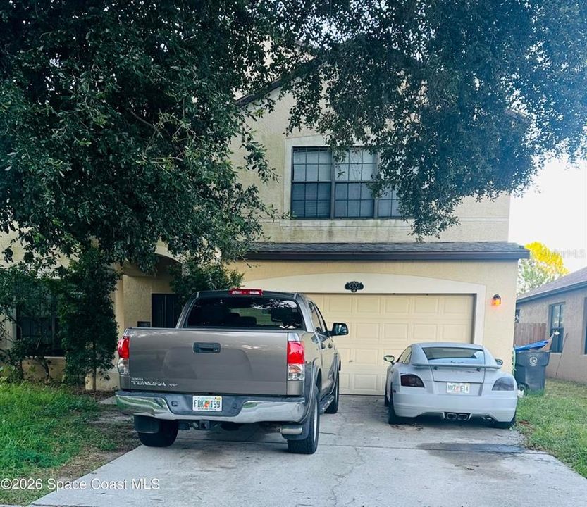 For Sale: $379,000 (5 beds, 3 baths, 2763 Square Feet)