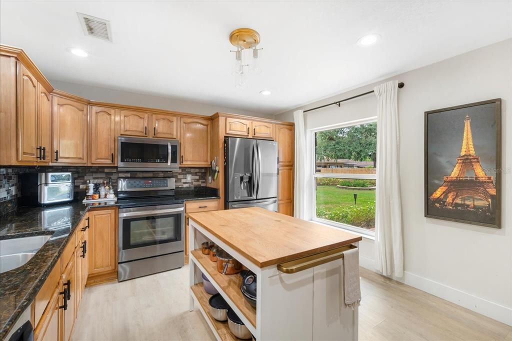 На продажу: $475,000 (3 спален, 2 ванн, 1341 Квадратных фут)