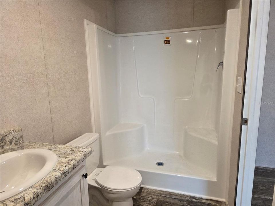 На продажу: $228,000 (2 спален, 2 ванн, 825 Квадратных фут)
