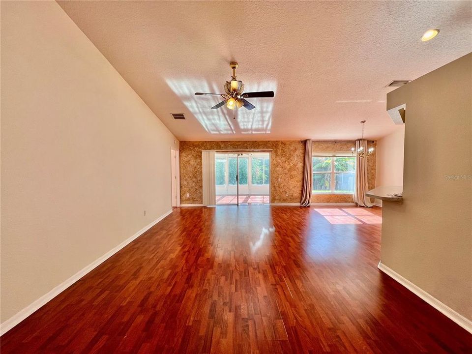 В аренду: $2,095 (3 спален, 2 ванн, 1505 Квадратных фут)