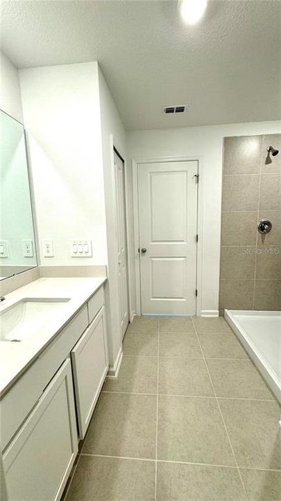 En Renta: $1,975 (4 camas, 2 baños, 1874 Pies cuadrados)