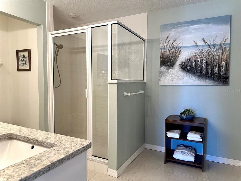 : $449,000 (3 camas, 2 baños, 1698 Pies cuadrados)
