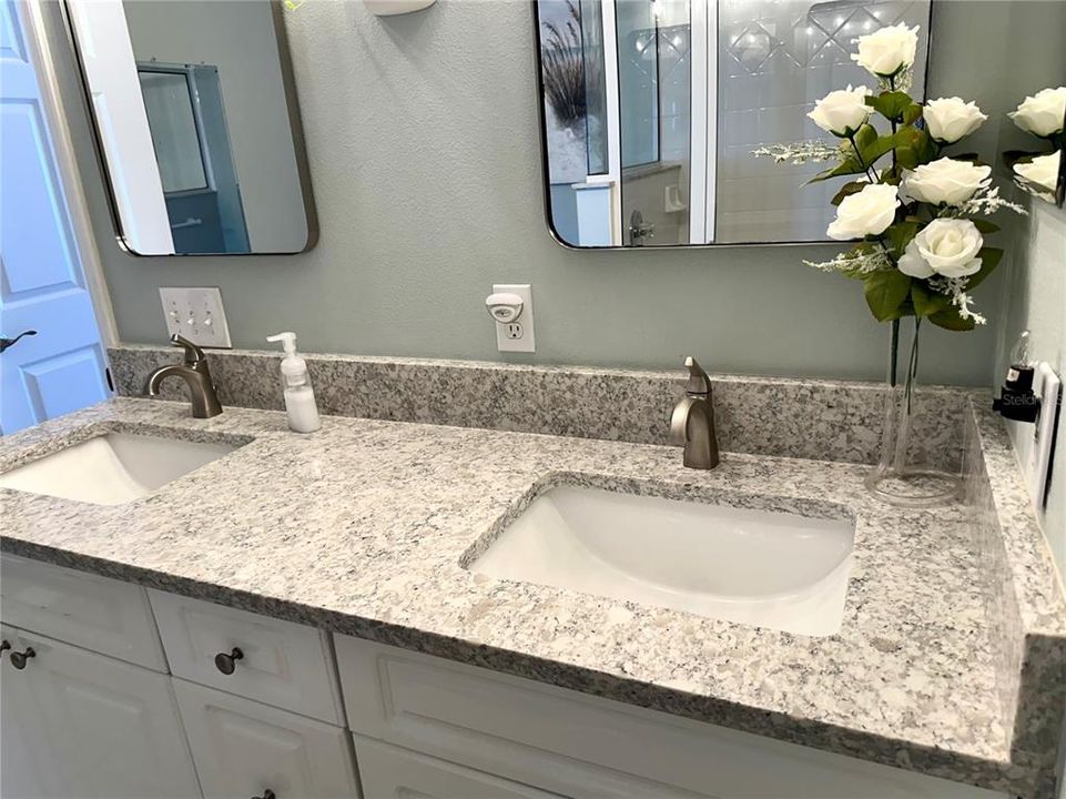 : $449,000 (3 camas, 2 baños, 1698 Pies cuadrados)
