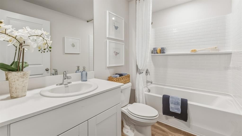 En Venta: $302,885 (4 camas, 2 baños, 1828 Pies cuadrados)