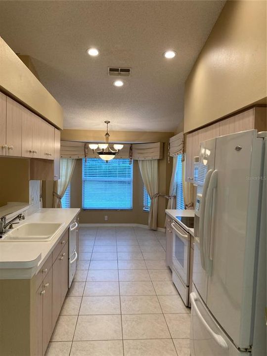 For Rent: $2,400 (2 beds, 2 baths, 1669 Square Feet)