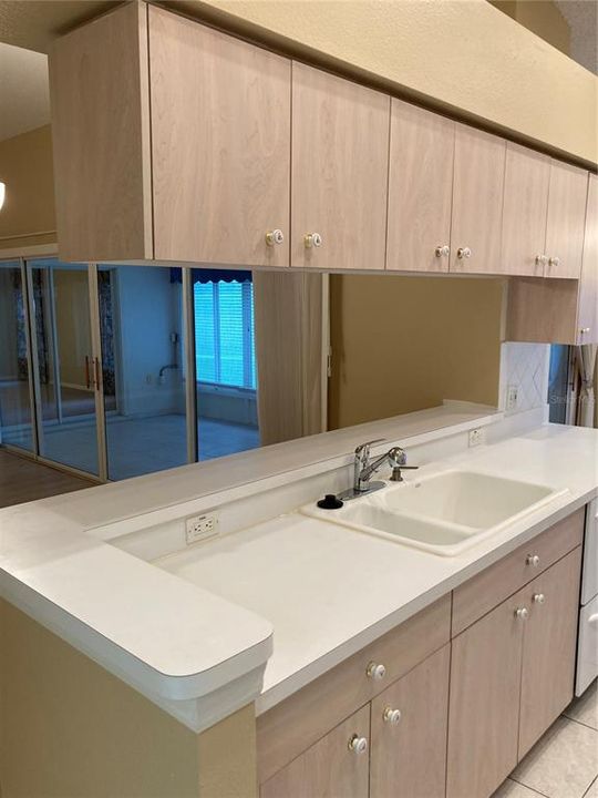 For Rent: $2,400 (2 beds, 2 baths, 1669 Square Feet)