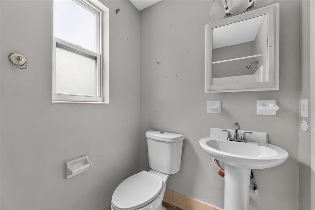 Active With Contract: $170,000 (3 beds, 2 baths, 1351 Square Feet)