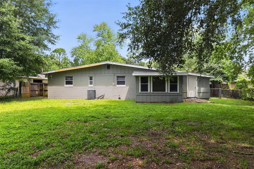 Active With Contract: $170,000 (3 beds, 2 baths, 1351 Square Feet)