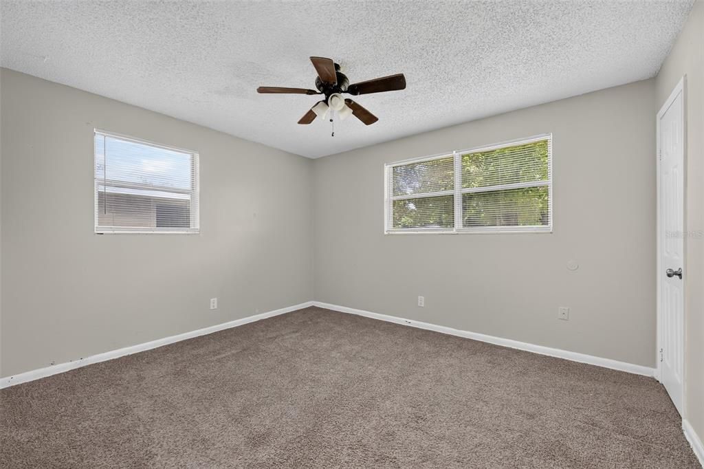 Active With Contract: $170,000 (3 beds, 2 baths, 1351 Square Feet)