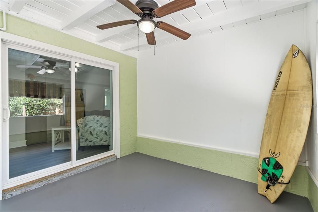 For Sale: $447,500 (3 beds, 2 baths, 1305 Square Feet)