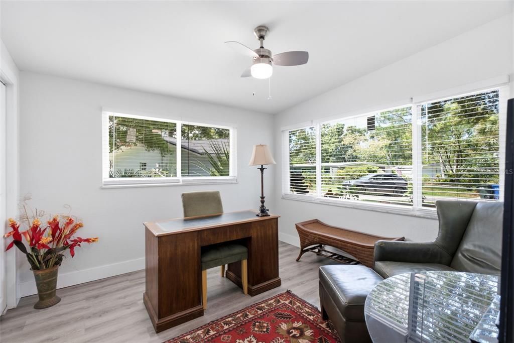 For Sale: $447,500 (3 beds, 2 baths, 1305 Square Feet)