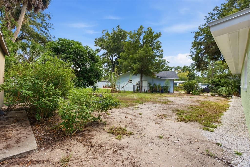 For Sale: $447,500 (3 beds, 2 baths, 1305 Square Feet)