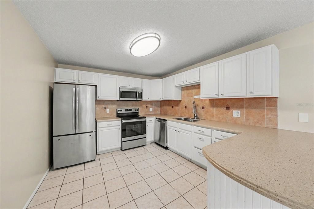 На продажу: $285,000 (3 спален, 2 ванн, 1500 Квадратных фут)
