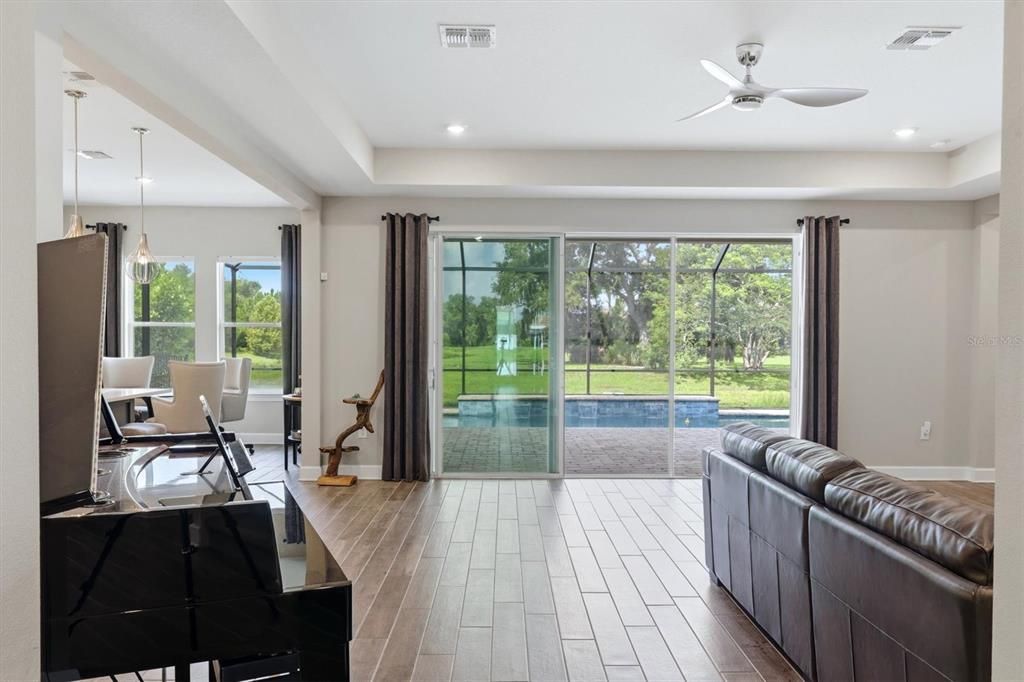 For Sale: $1,150,000 (5 beds, 5 baths, 4079 Square Feet)