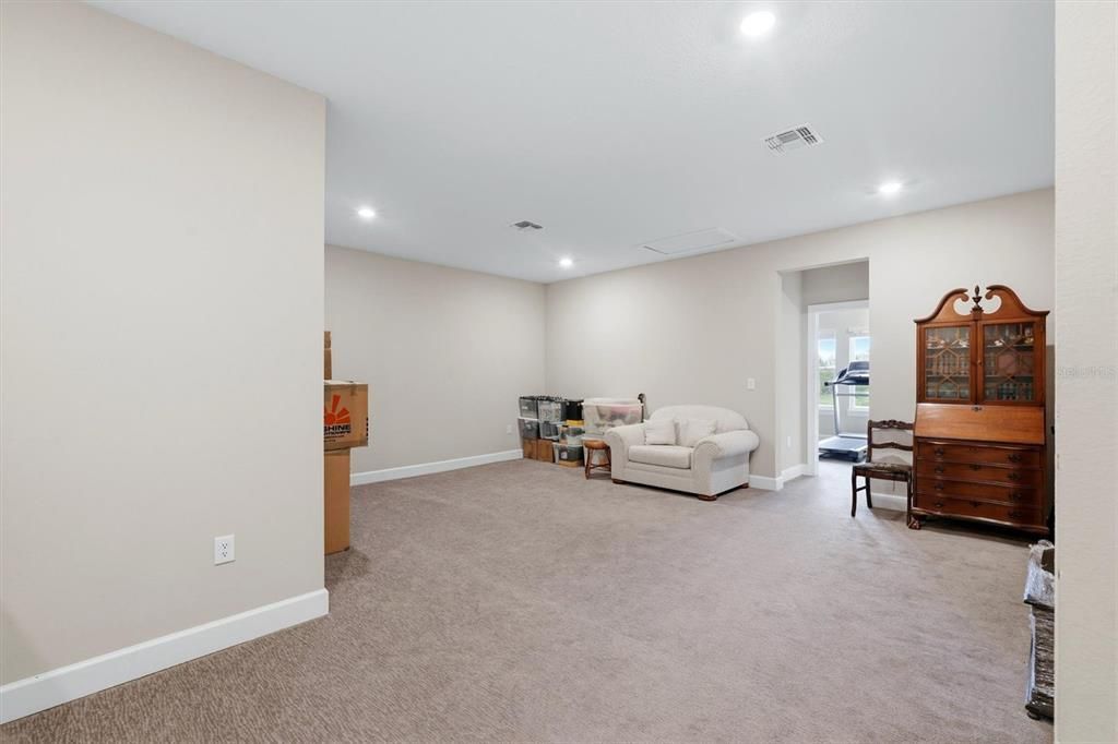 For Sale: $1,150,000 (5 beds, 5 baths, 4079 Square Feet)