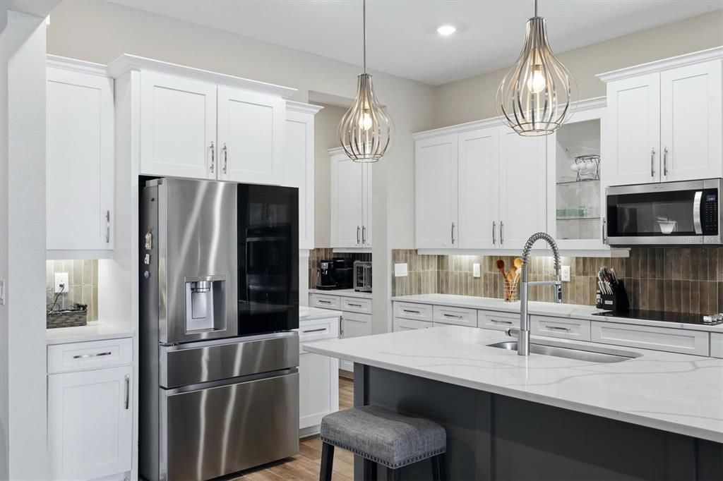 For Sale: $1,150,000 (5 beds, 5 baths, 4079 Square Feet)