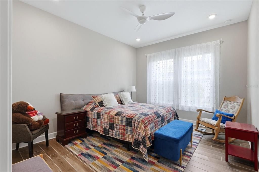 For Sale: $1,150,000 (5 beds, 5 baths, 4079 Square Feet)