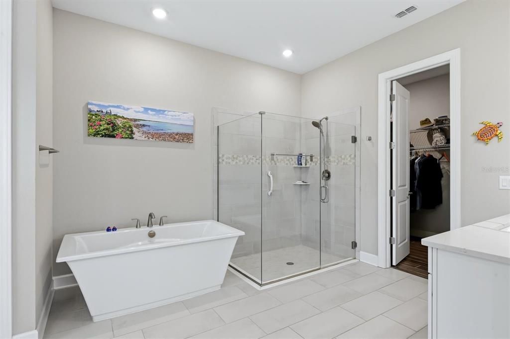 For Sale: $1,150,000 (5 beds, 5 baths, 4079 Square Feet)