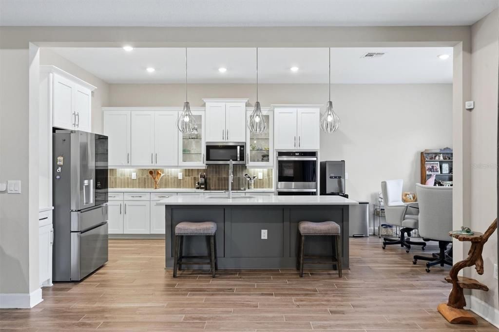 For Sale: $1,150,000 (5 beds, 5 baths, 4079 Square Feet)