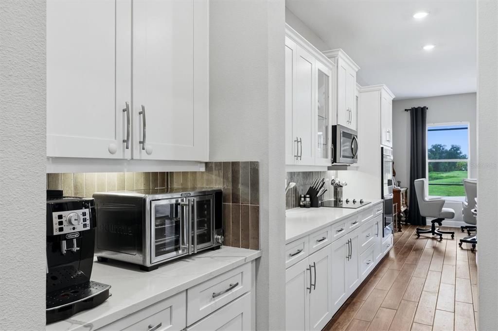 For Sale: $1,150,000 (5 beds, 5 baths, 4079 Square Feet)