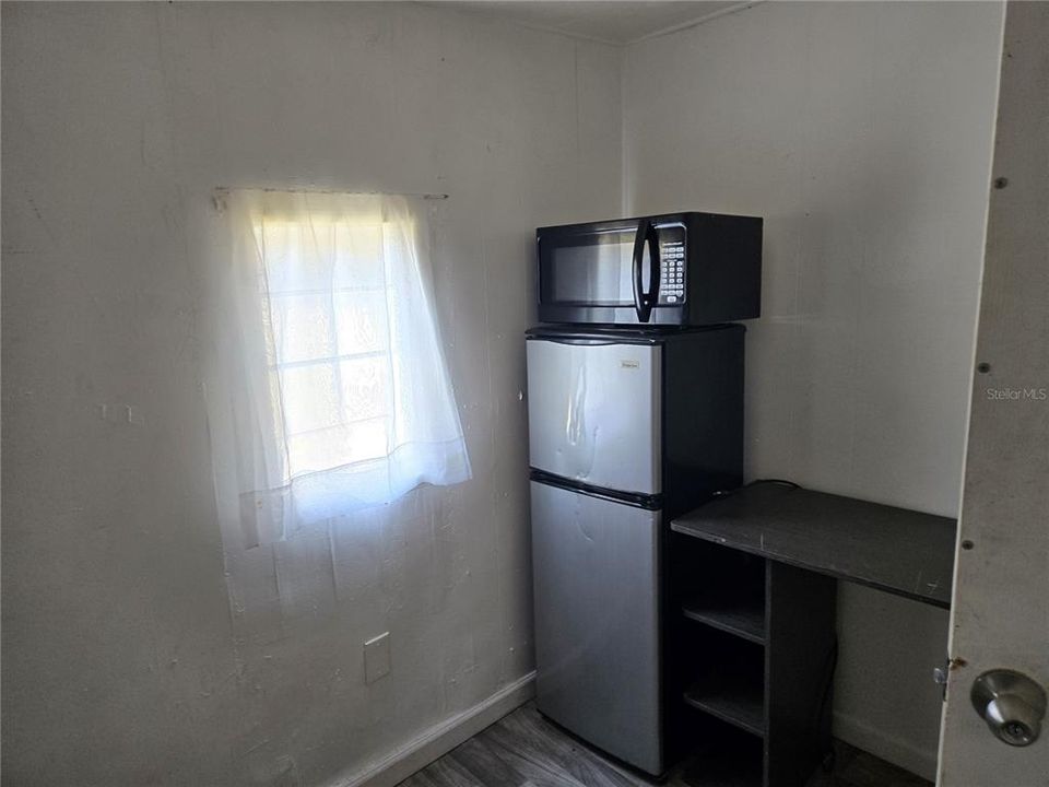 На продажу: $199,900 (2 спален, 1 ванн, 936 Квадратных фут)