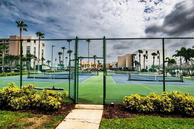 For Rent: $3,200 (2 beds, 2 baths, 1275 Square Feet)