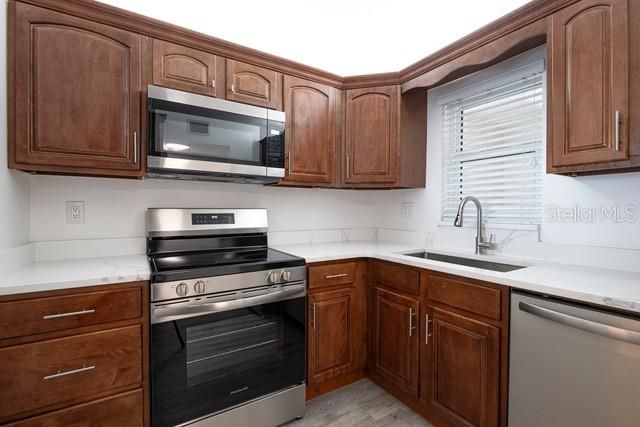 For Rent: $3,200 (2 beds, 2 baths, 1275 Square Feet)