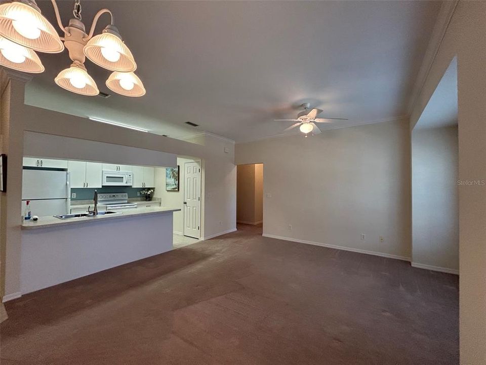 For Sale: $167,900 (2 beds, 2 baths, 1017 Square Feet)