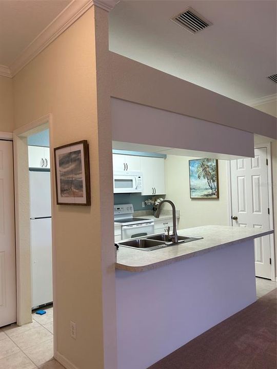 For Sale: $167,900 (2 beds, 2 baths, 1017 Square Feet)