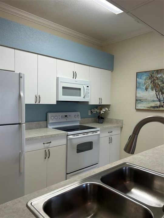 For Sale: $167,900 (2 beds, 2 baths, 1017 Square Feet)