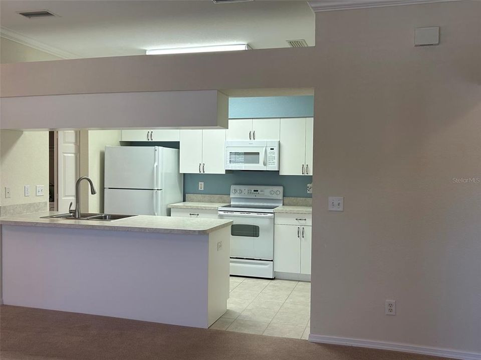 For Sale: $167,900 (2 beds, 2 baths, 1017 Square Feet)