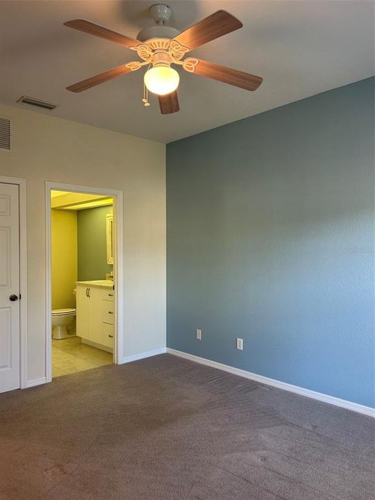 For Sale: $167,900 (2 beds, 2 baths, 1017 Square Feet)