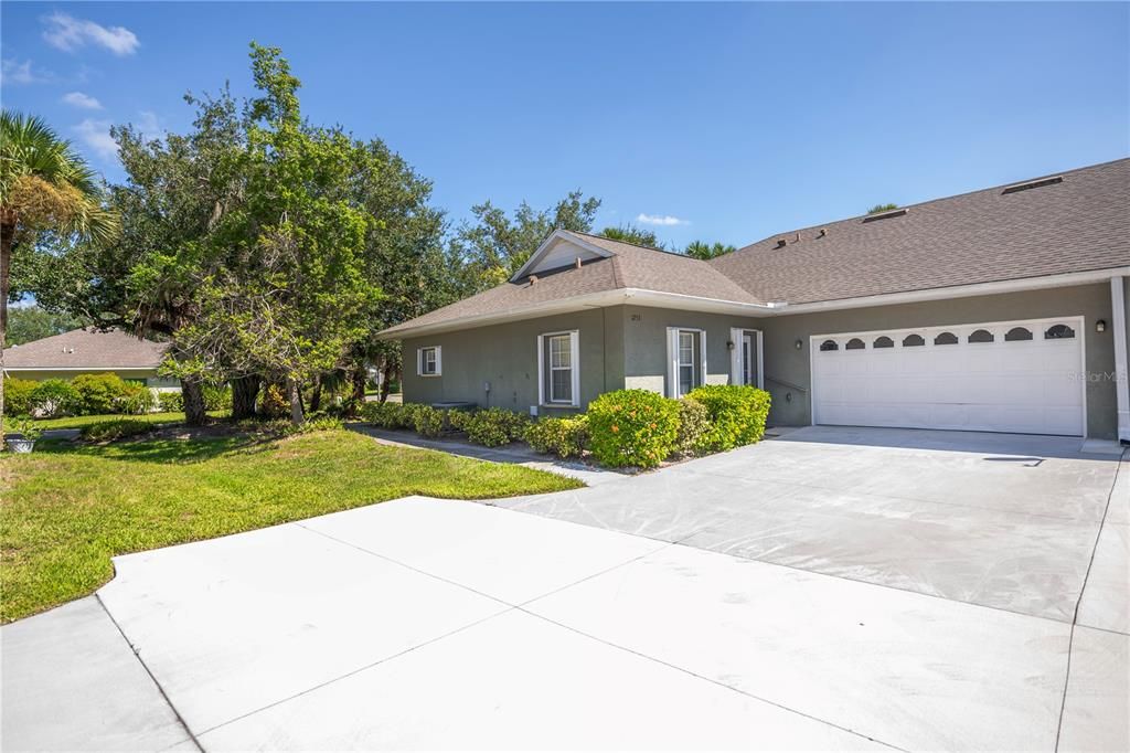 For Sale: $260,000 (2 beds, 2 baths, 1191 Square Feet)