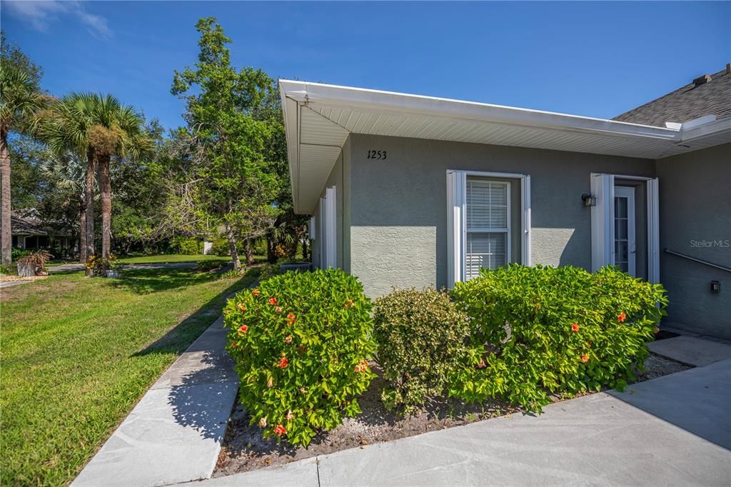 For Sale: $260,000 (2 beds, 2 baths, 1191 Square Feet)