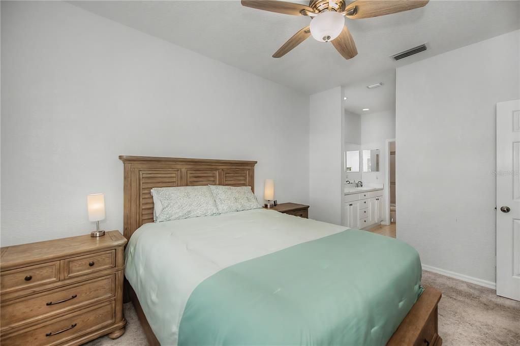 For Sale: $260,000 (2 beds, 2 baths, 1191 Square Feet)