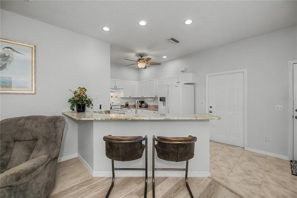 For Sale: $260,000 (2 beds, 2 baths, 1191 Square Feet)