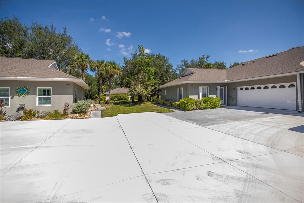 For Sale: $260,000 (2 beds, 2 baths, 1191 Square Feet)
