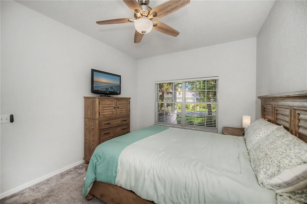 For Sale: $260,000 (2 beds, 2 baths, 1191 Square Feet)