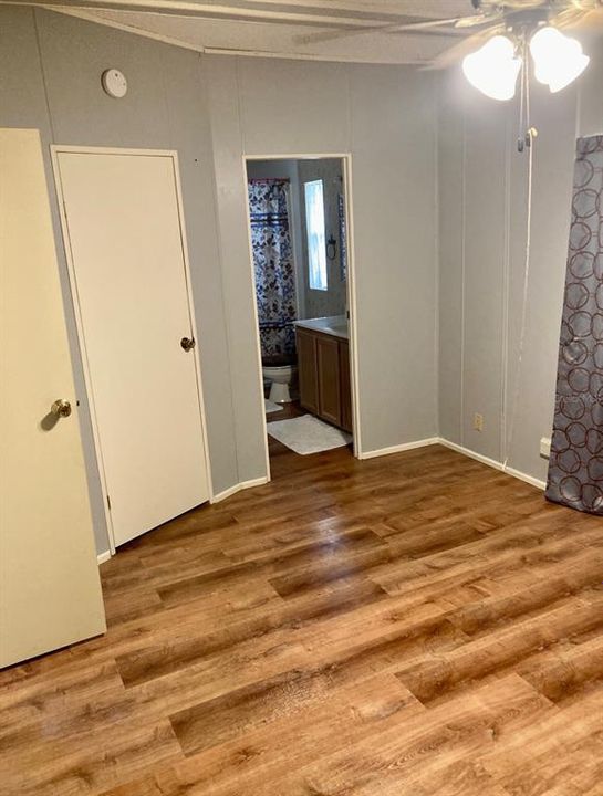 For Sale: $205,000 (3 beds, 2 baths, 1158 Square Feet)