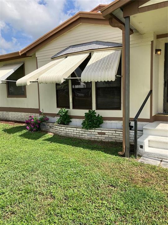 For Sale: $205,000 (3 beds, 2 baths, 1158 Square Feet)