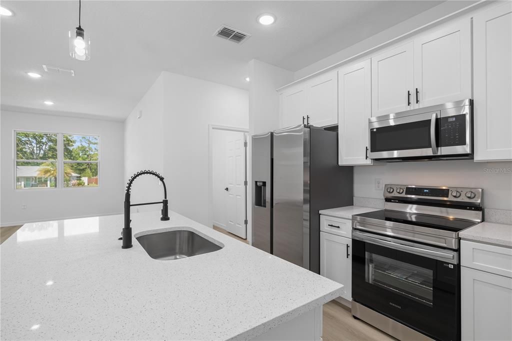 Active With Contract: $277,900 (4 beds, 2 baths, 1708 Square Feet)