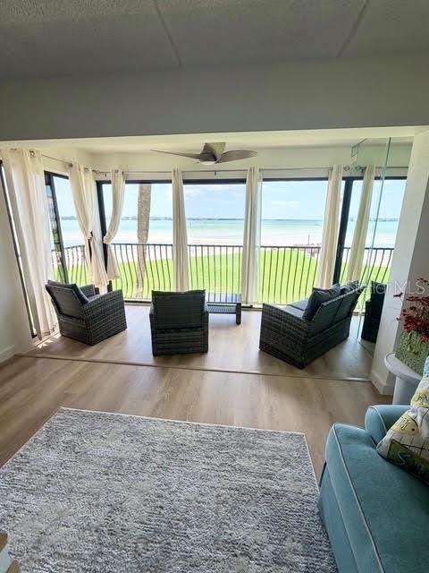 For Rent: $3,800 (2 beds, 2 baths, 1074 Square Feet)
