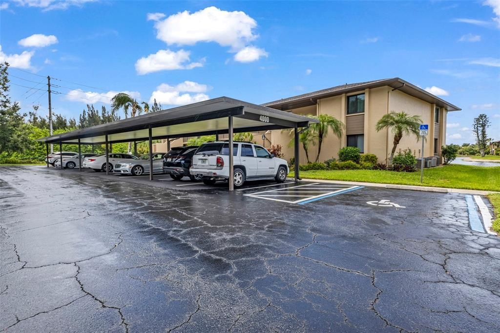 For Sale: $160,000 (2 beds, 2 baths, 893 Square Feet)