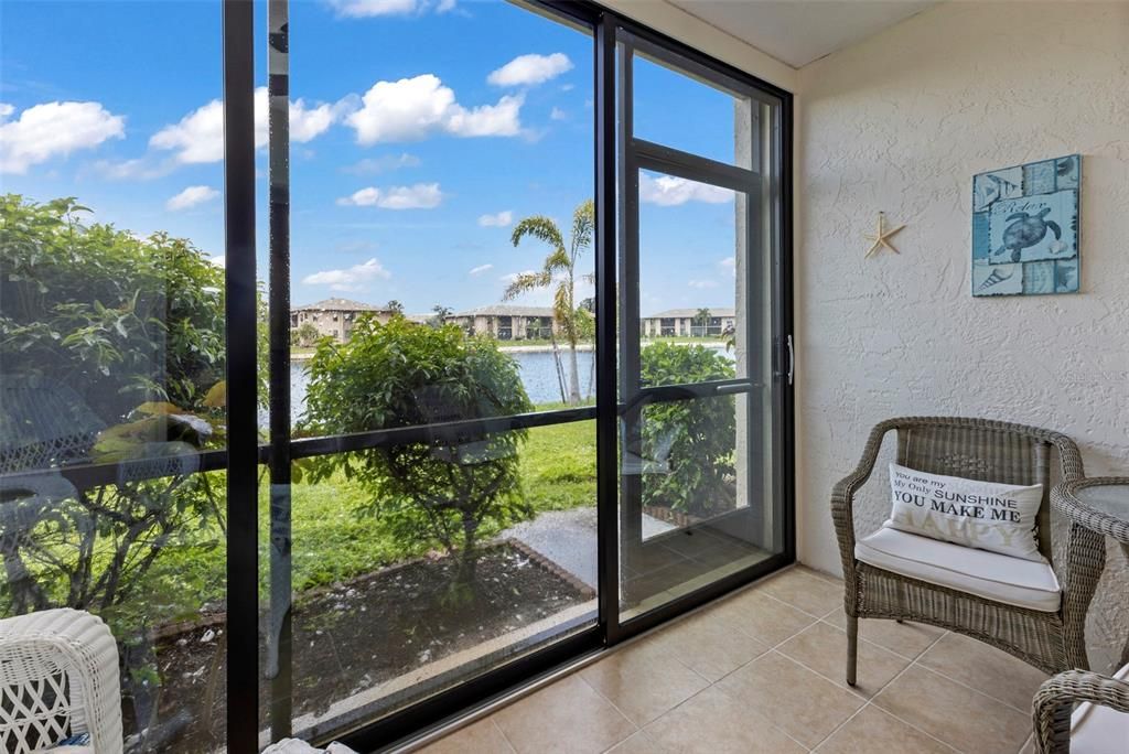 For Sale: $160,000 (2 beds, 2 baths, 893 Square Feet)