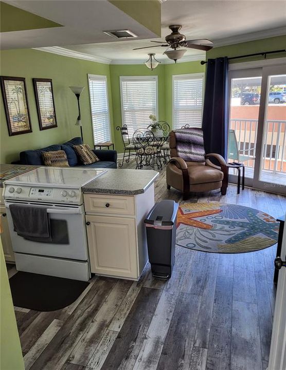 For Sale: $419,000 (1 beds, 1 baths, 780 Square Feet)