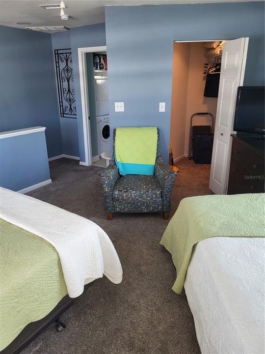 For Sale: $419,000 (1 beds, 1 baths, 780 Square Feet)