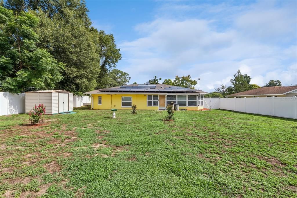 For Sale: $299,999 (2 beds, 1 baths, 1466 Square Feet)