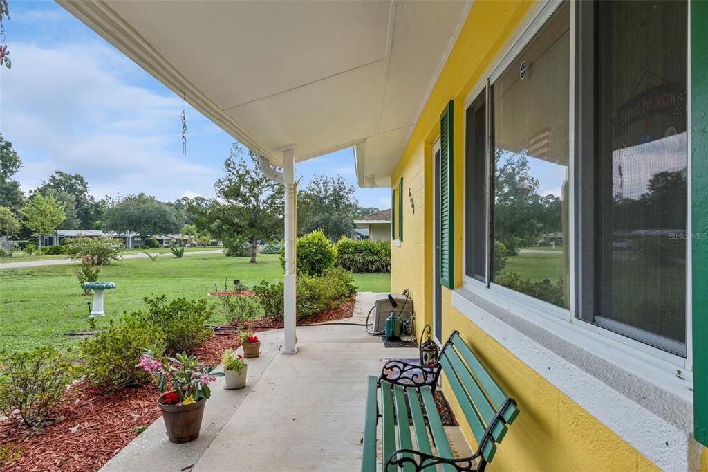 For Sale: $299,999 (2 beds, 1 baths, 1466 Square Feet)